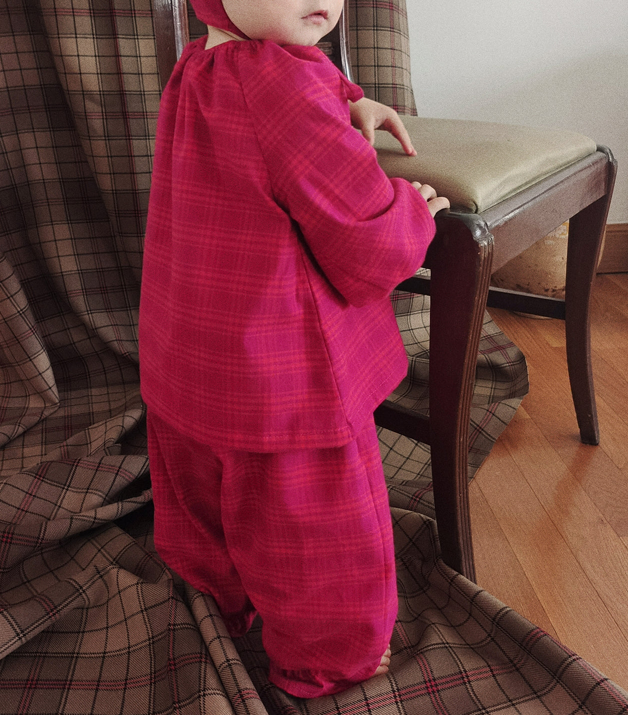 red queen baby balloon blouse